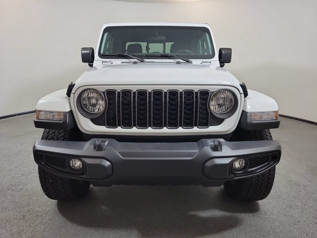 Used 2024 Jeep Gladiator Sport AWD/4WD image 2