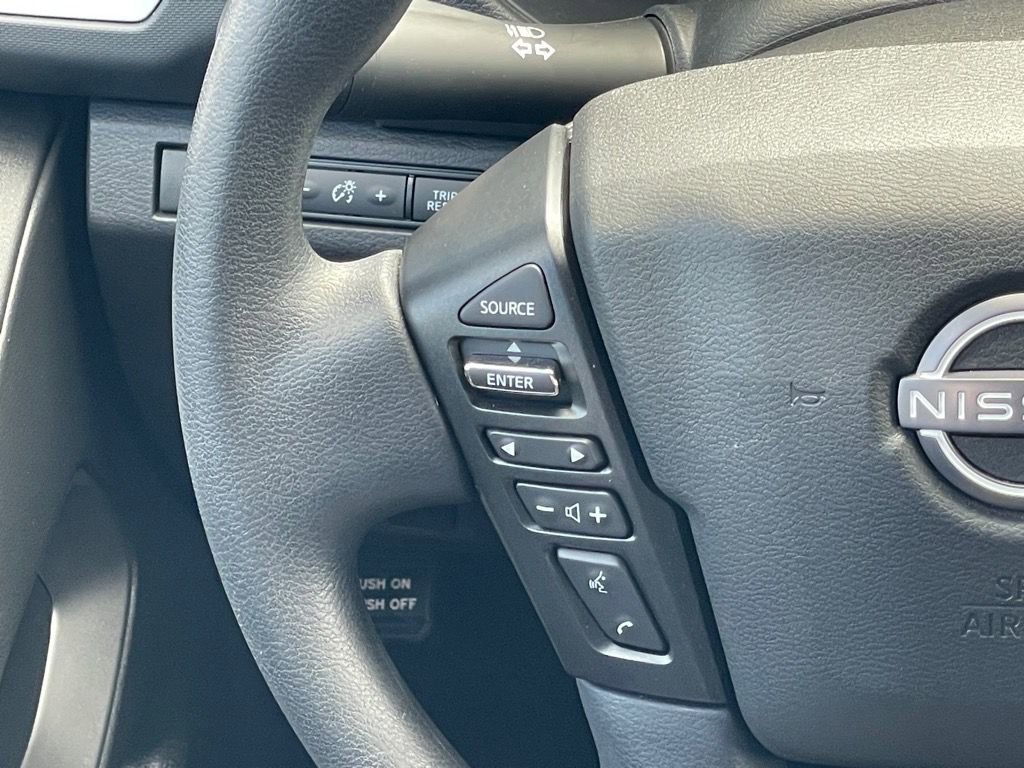 Used 2024 Nissan Frontier SV w/ Technology Package image 13