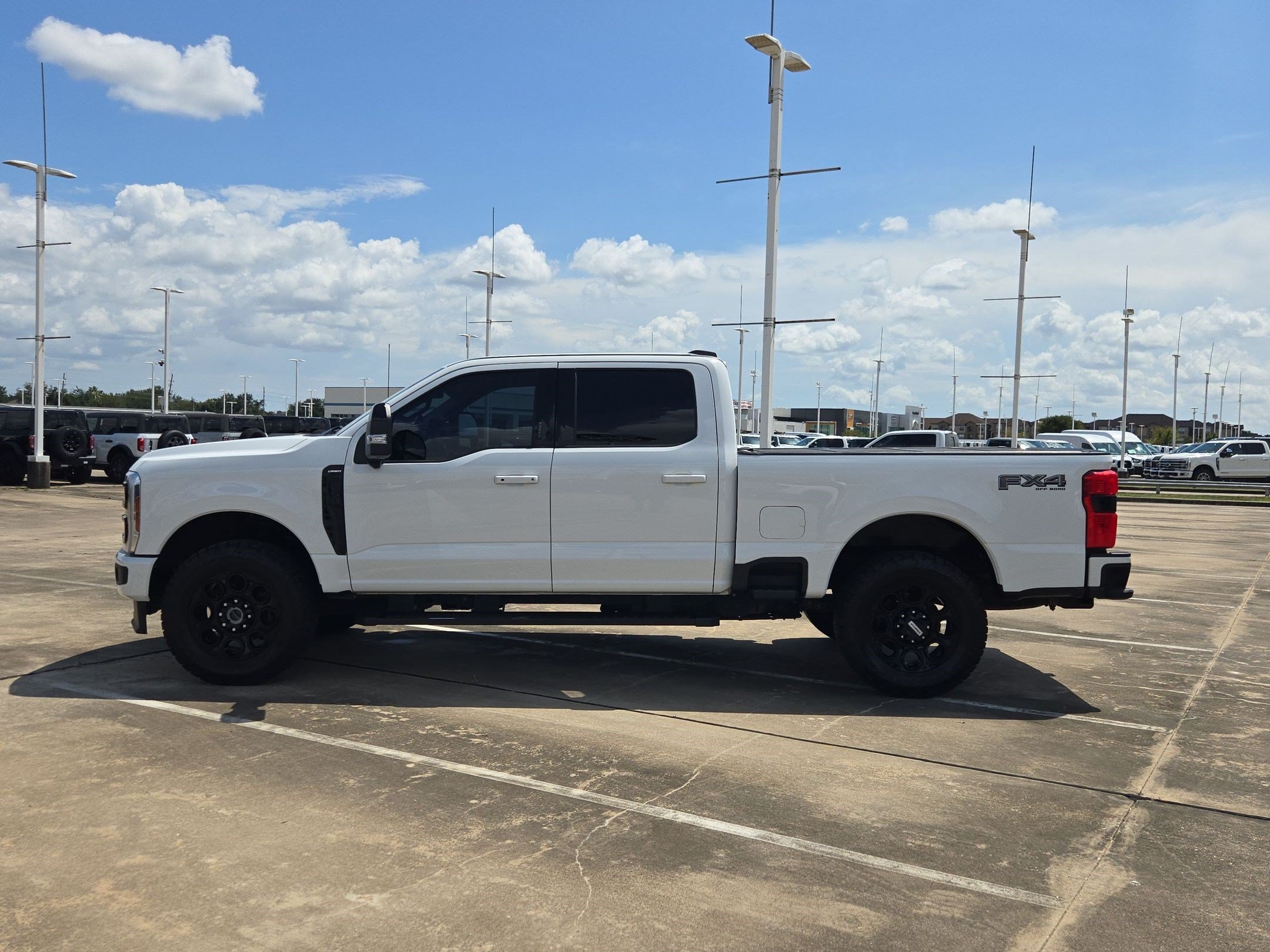 Used 2024 Ford F250 Lariat w/ Black Appearance Package AWD/4WD image 9