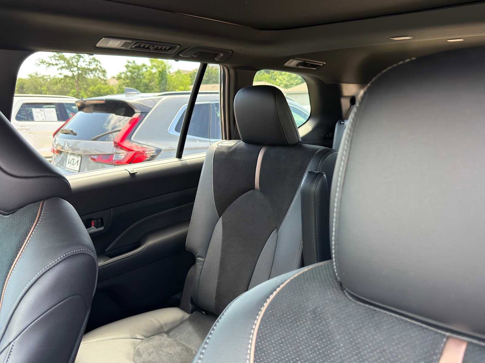 Used 2025 Toyota Grand Highlander AWD Hybrid image 13