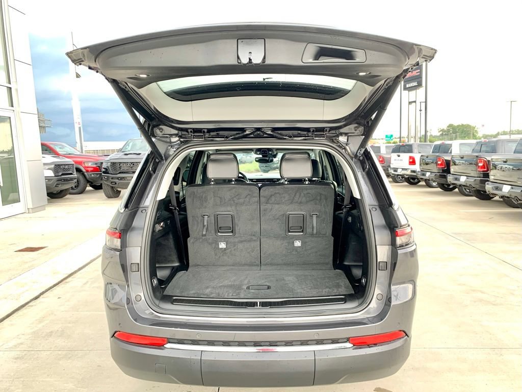 Used 2022 Jeep Grand Cherokee L Limited RWD image 32