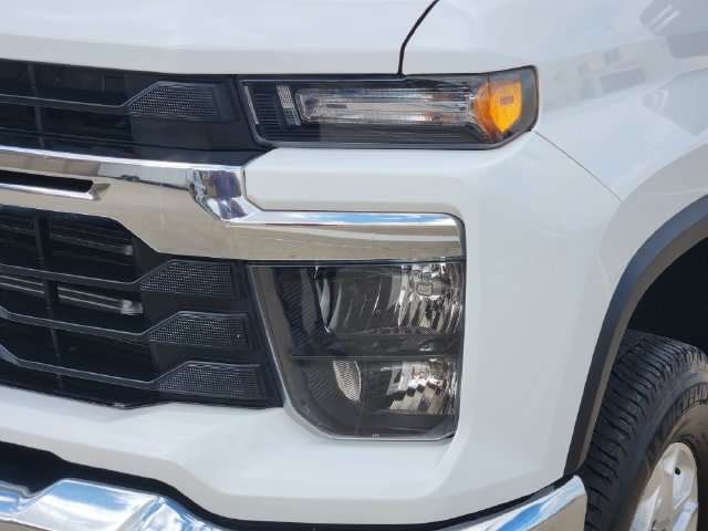 Used 2024 Chevrolet Silverado 2500 LT AWD/4WD image 17