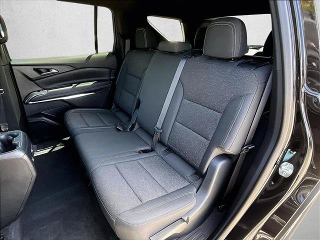 Used 2025 Chevrolet Traverse LT FWD image 28