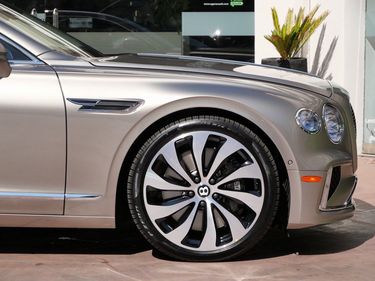 New 2026 Bentley Flying Spur Plug-In Hybrid image 6