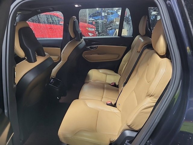 Used 2017 Volvo XC90 T6 Momentum w/ Vision Package image 13