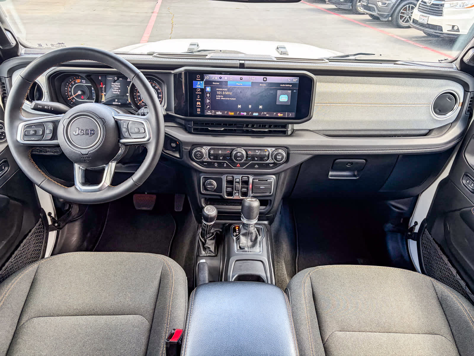 Used 2025 Jeep Wrangler Sahara AWD/4WD image 11