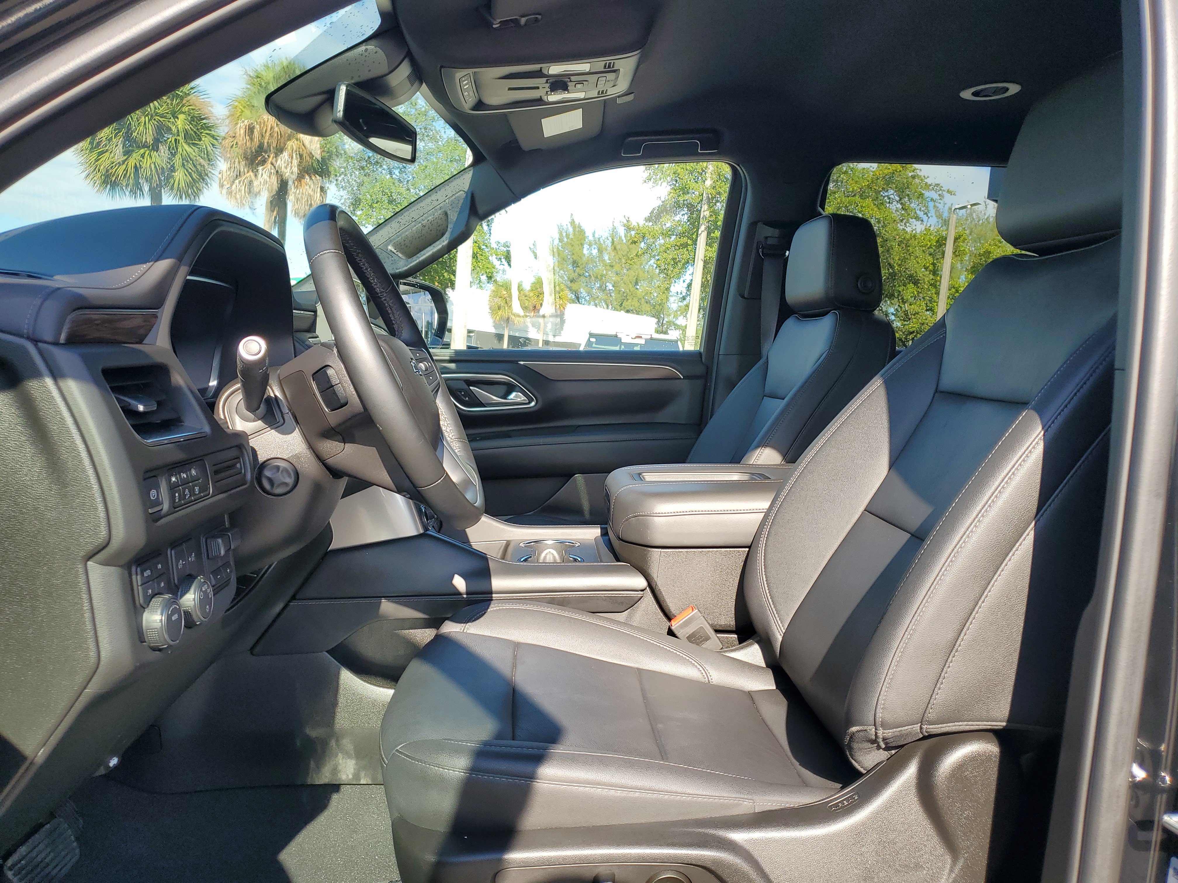 Used 2023 Chevrolet Tahoe Z71 w/ Luxury Package AWD/4WD image 12
