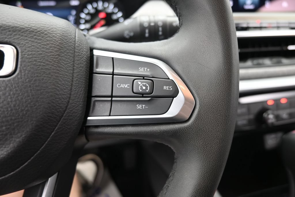 Used 2024 Jeep Compass Latitude AWD/4WD image 29