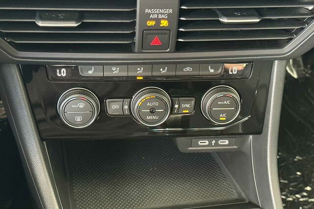 New 2024 Volkswagen Jetta SE image 19