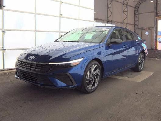 Used 2025 Hyundai Elantra Sport image 5