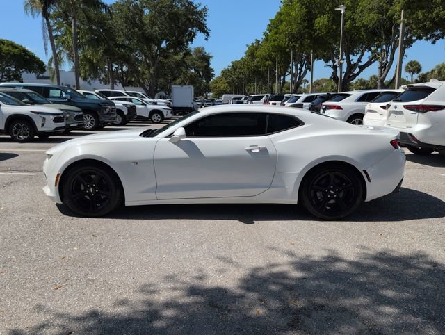 Used 2018 Chevrolet Camaro LT RWD image 4