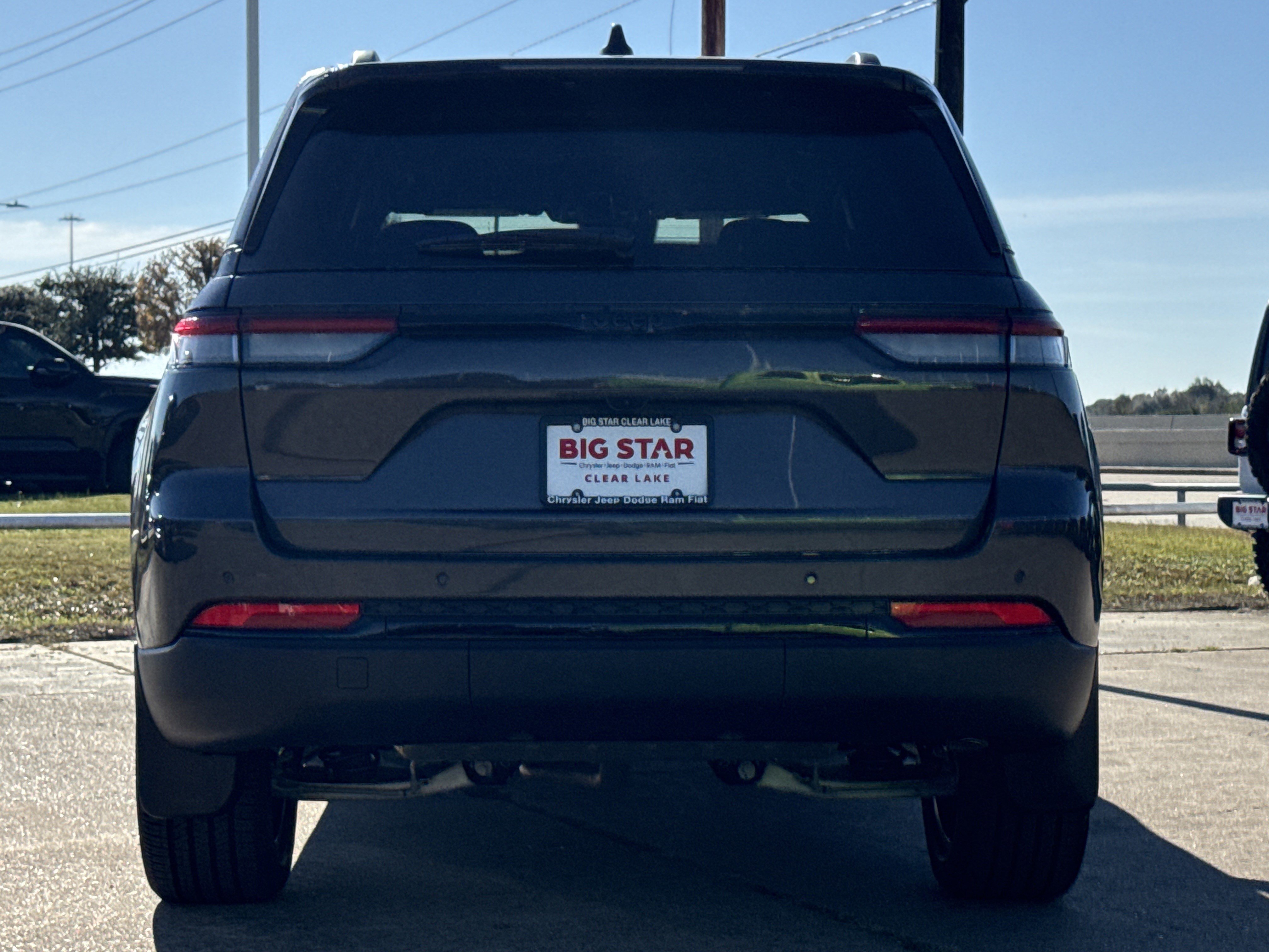New 2025 Jeep Grand Cherokee Laredo image 10