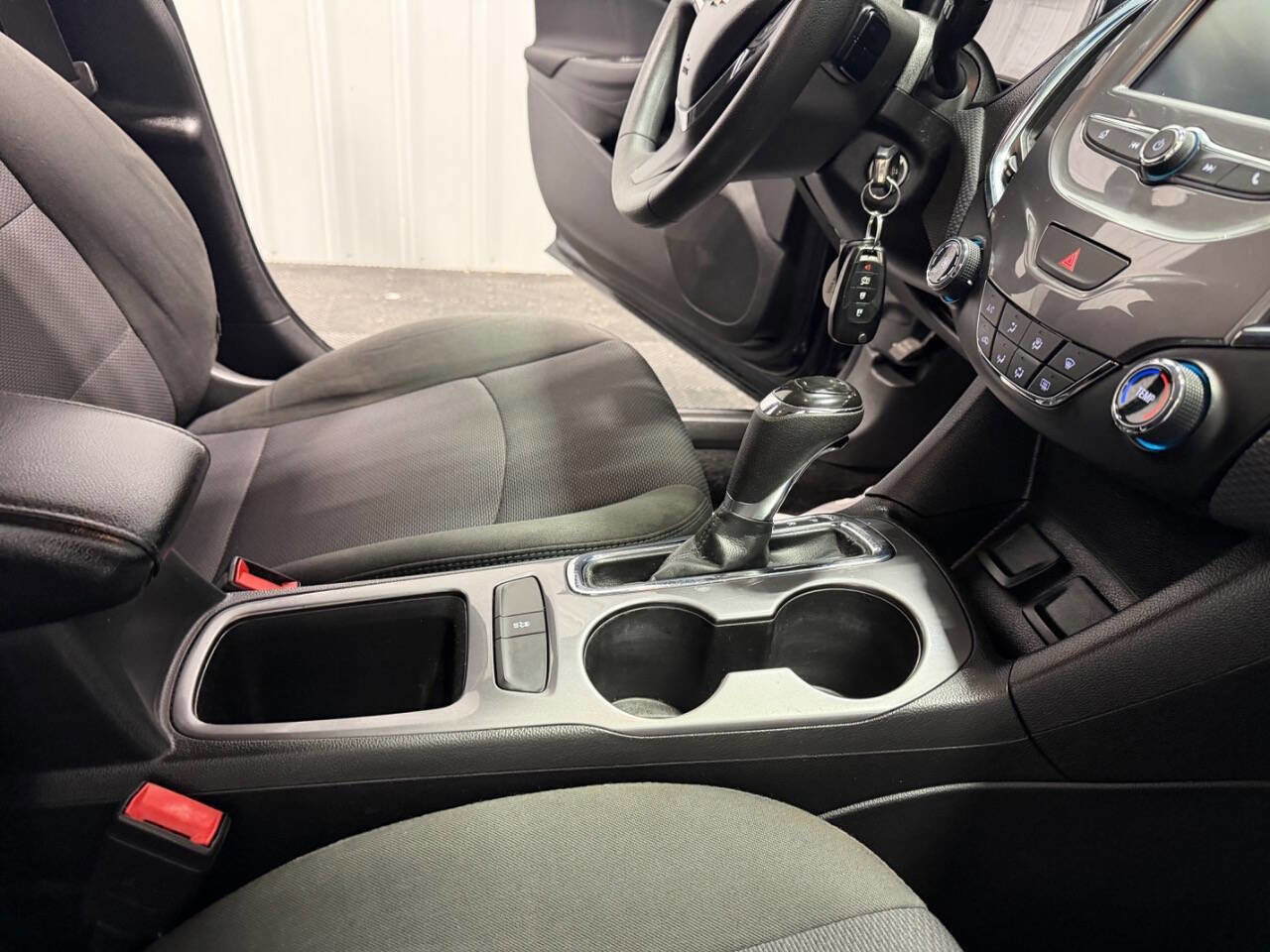Used 2016 Chevrolet Cruze LT FWD image 15