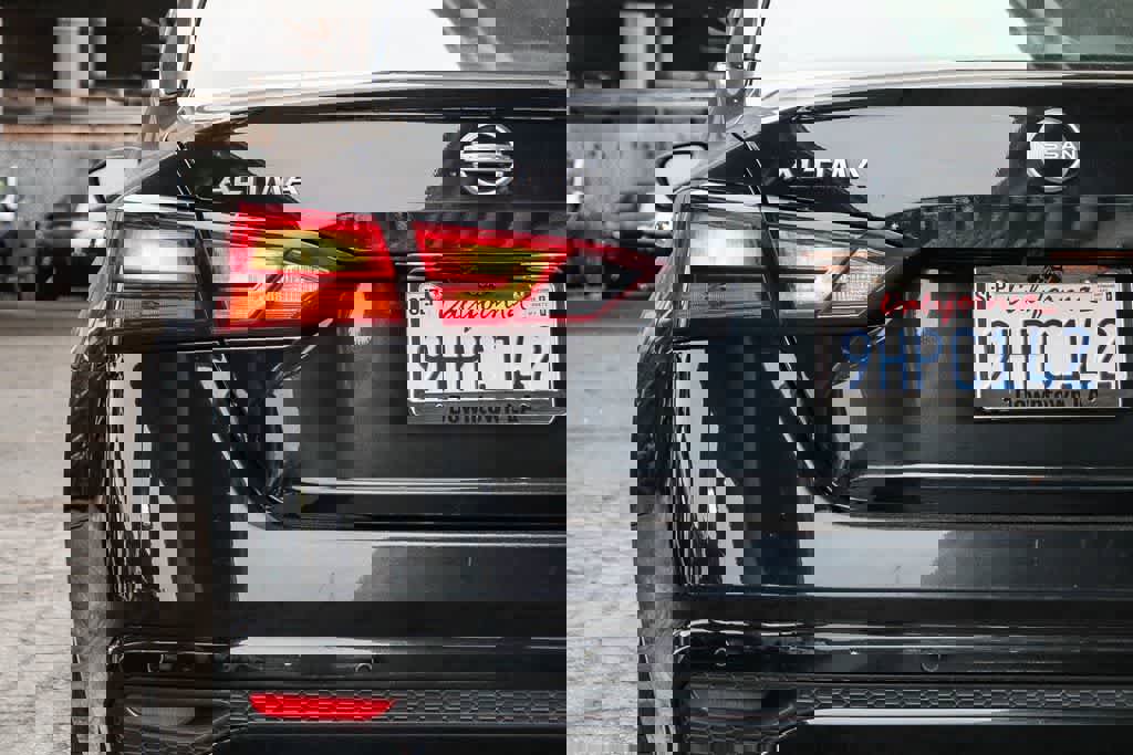 Used 2024 Nissan Altima 2.5 SV image 9