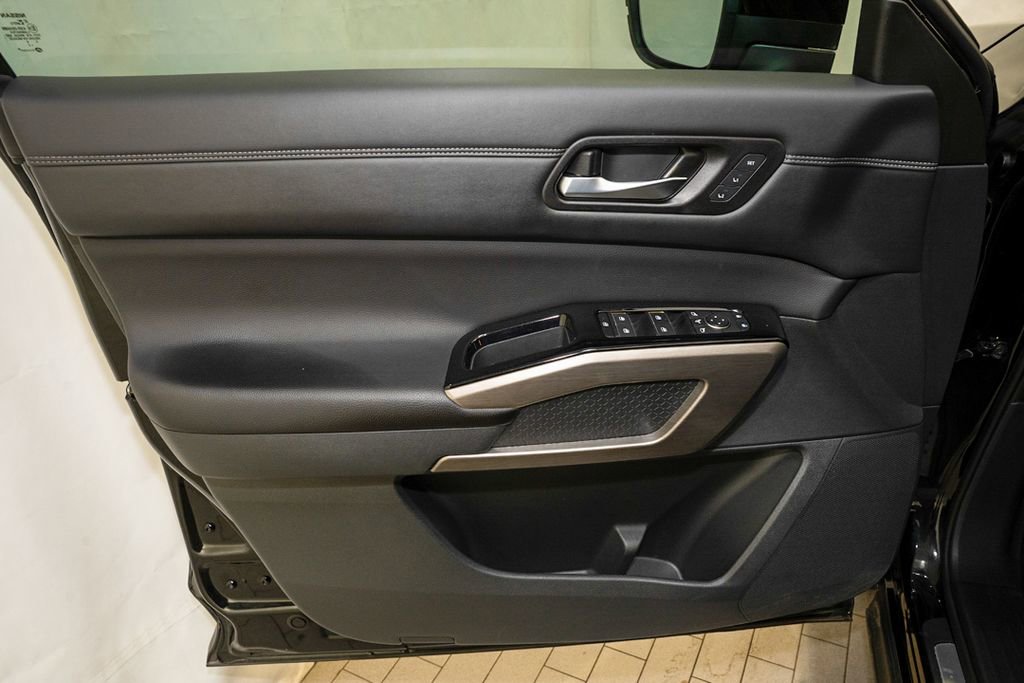 Certified 2024 Nissan Pathfinder Platinum w/ Cargo Package image 15