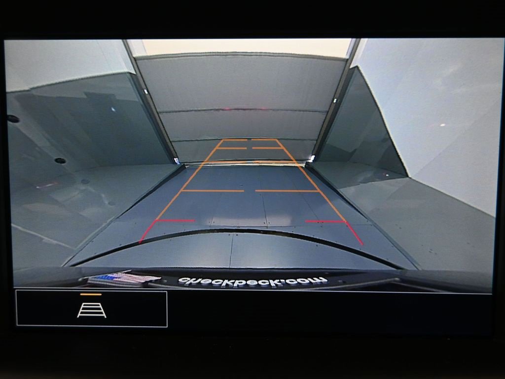 Used 2023 GMC Terrain SLT image 16