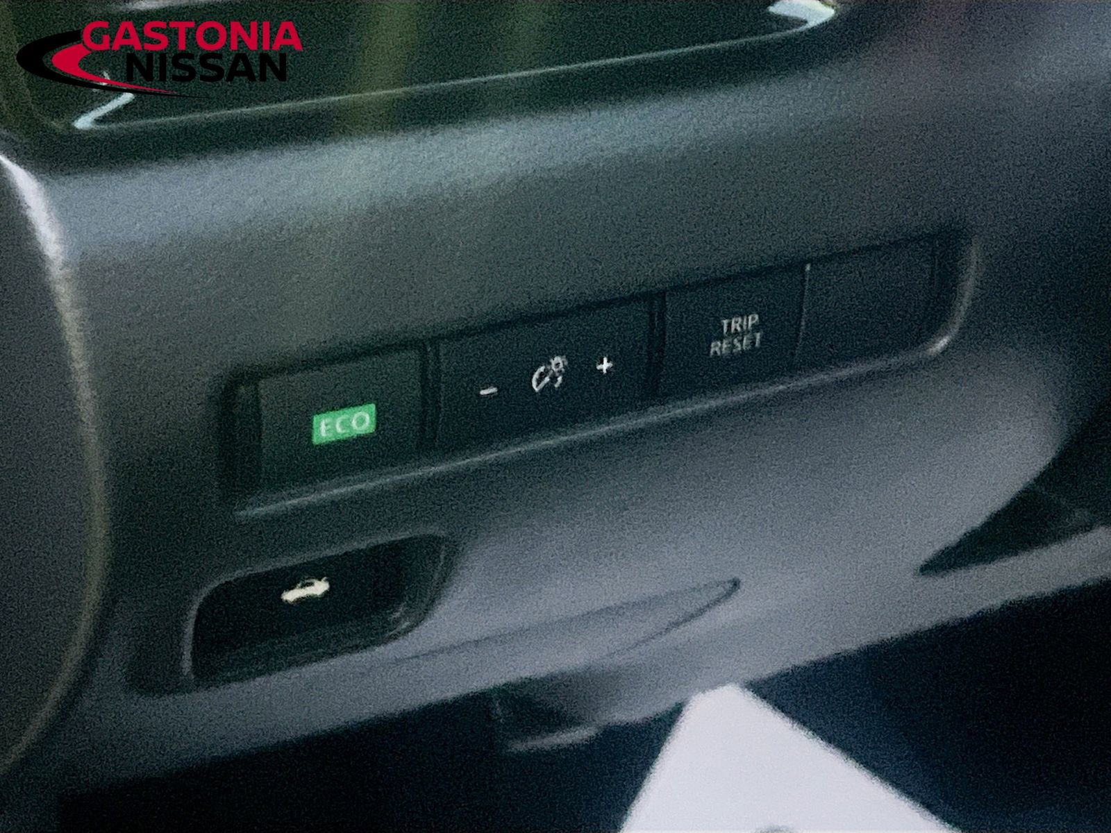 Used 2020 Nissan Sentra SV image 13