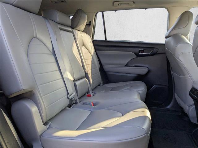 Used 2023 Toyota Highlander XLE image 21