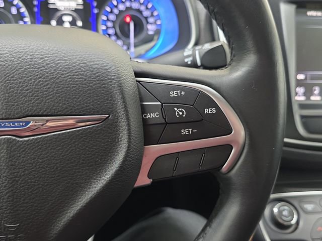 Used 2016 Chrysler 200 Limited w/ Convenience Group image 17