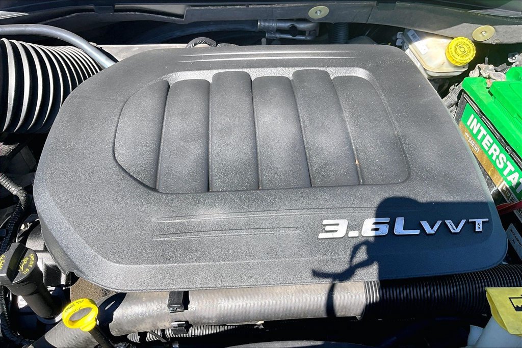 Used 2011 Chrysler Town & Country Limited FWD image 12