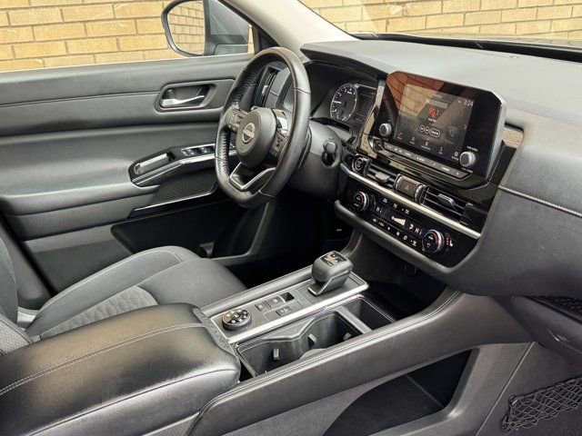 Used 2022 Nissan Pathfinder SV w/ Cargo Package image 9