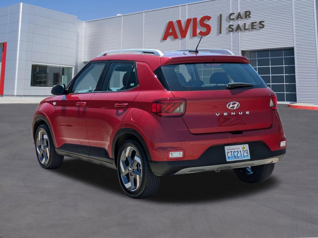 Used 2025 Hyundai Venue SEL FWD image 9