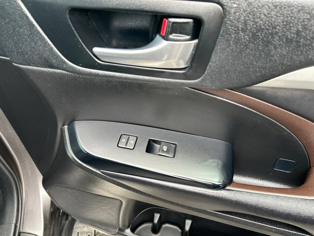 Used 2018 Toyota Highlander XLE AWD/4WD image 33