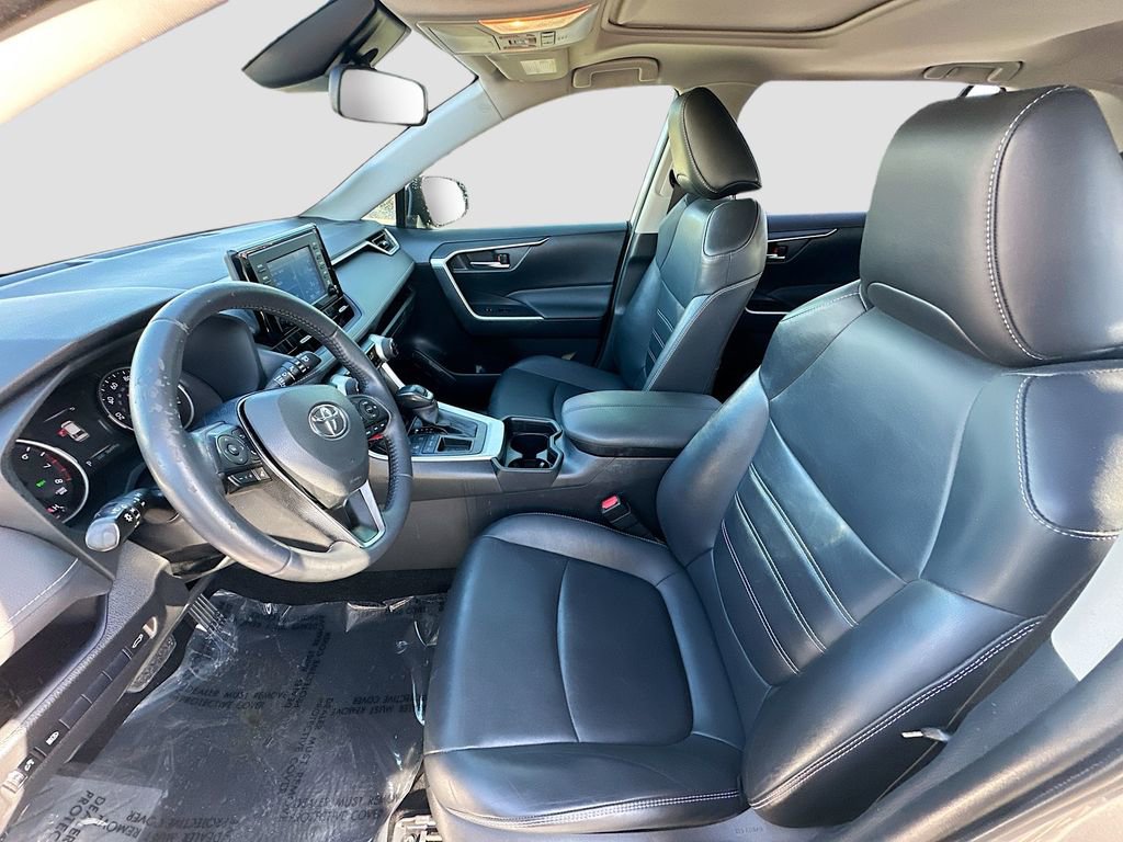 Used 2019 Toyota RAV4 XLE Premium FWD image 20
