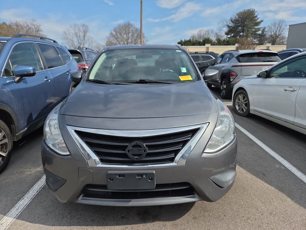 Used 2019 Nissan Versa SV image 9