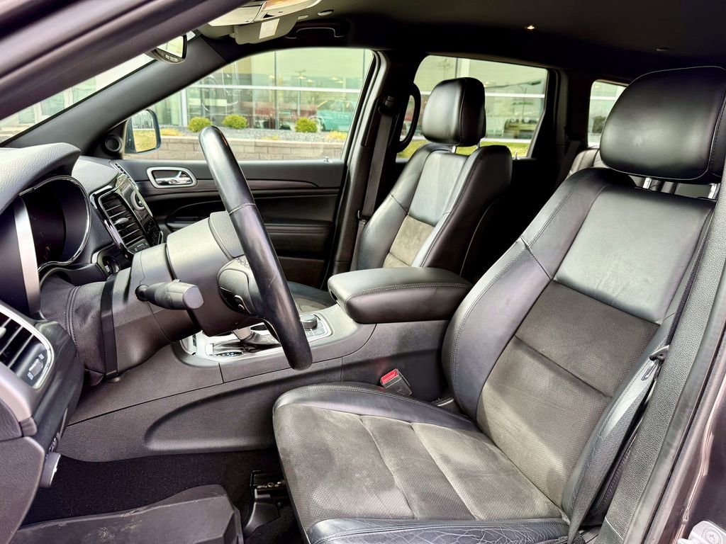 Used 2020 Jeep Grand Cherokee Laredo w/ Quick Order Package 2BN North image 10