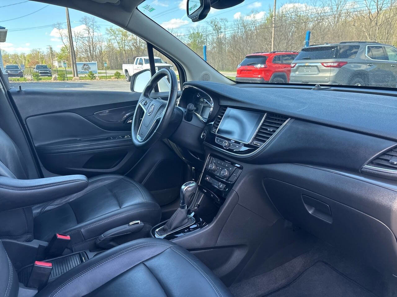 Used 2017 Buick Encore Essence w/ Experience Buick Package FWD image 18