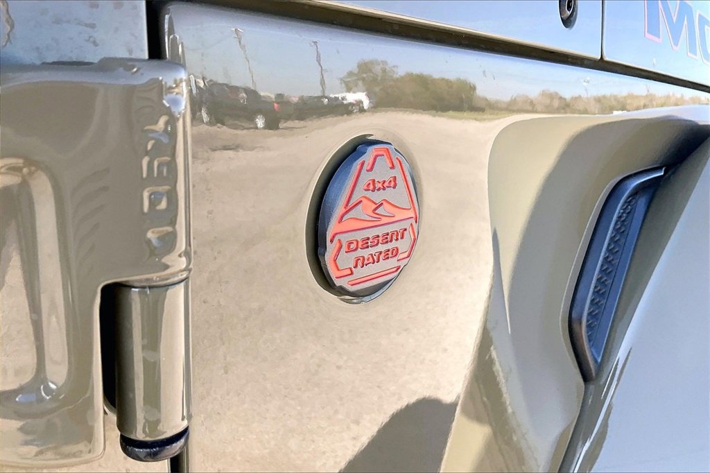 Used 2025 Jeep Gladiator Mojave image 21