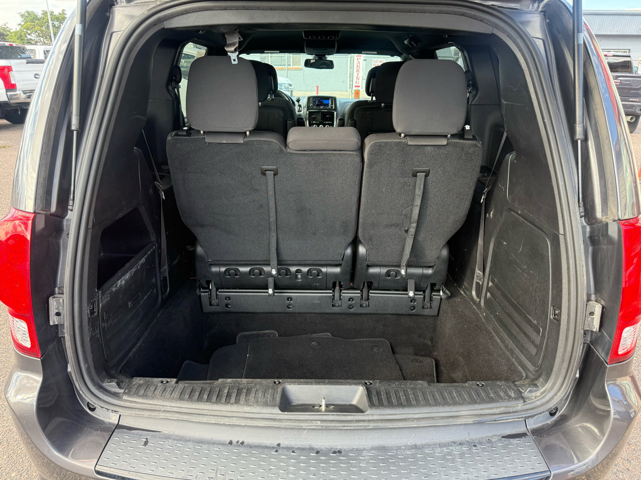 Used 2019 Dodge Grand Caravan SE image 27