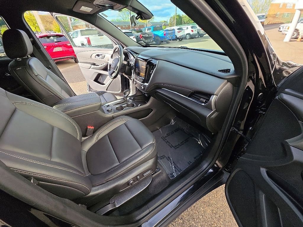 Used 2023 Chevrolet Traverse LT AWD/4WD image 26