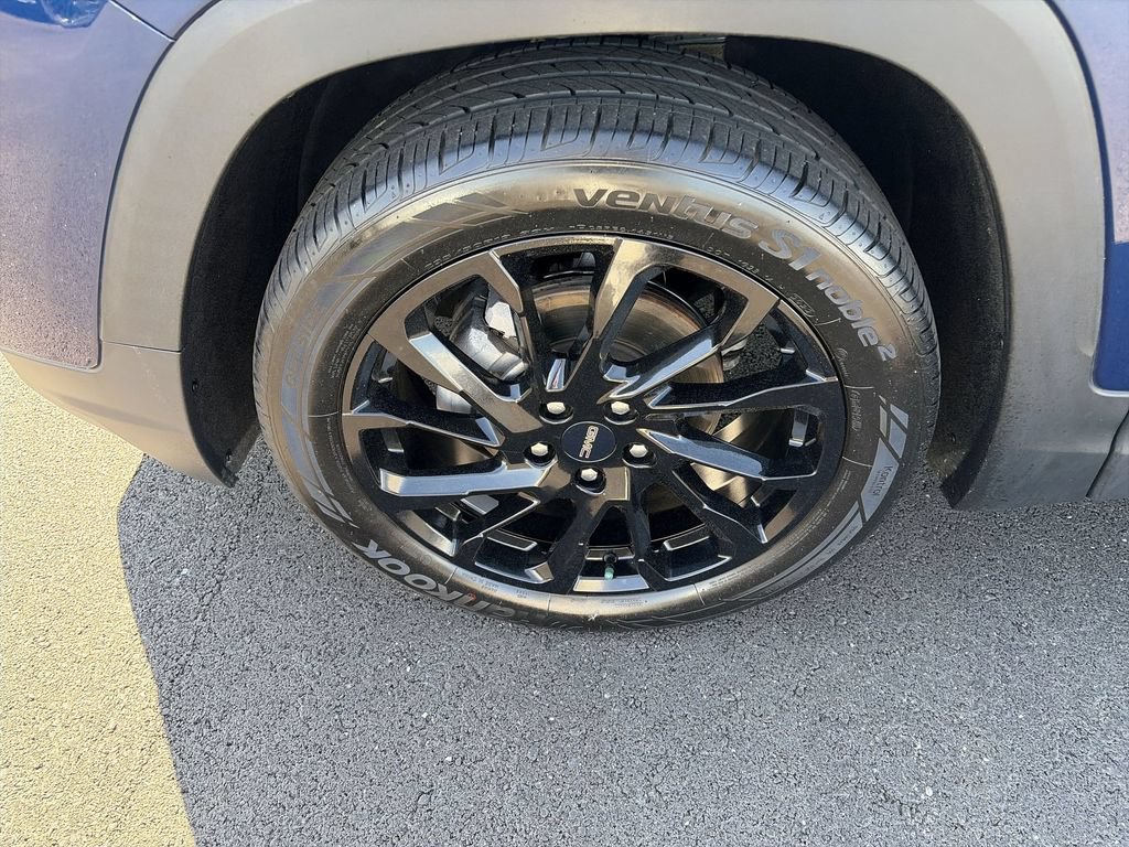 Used 2023 GMC Terrain SLE w/ Driver Convenience Package FWD image 10