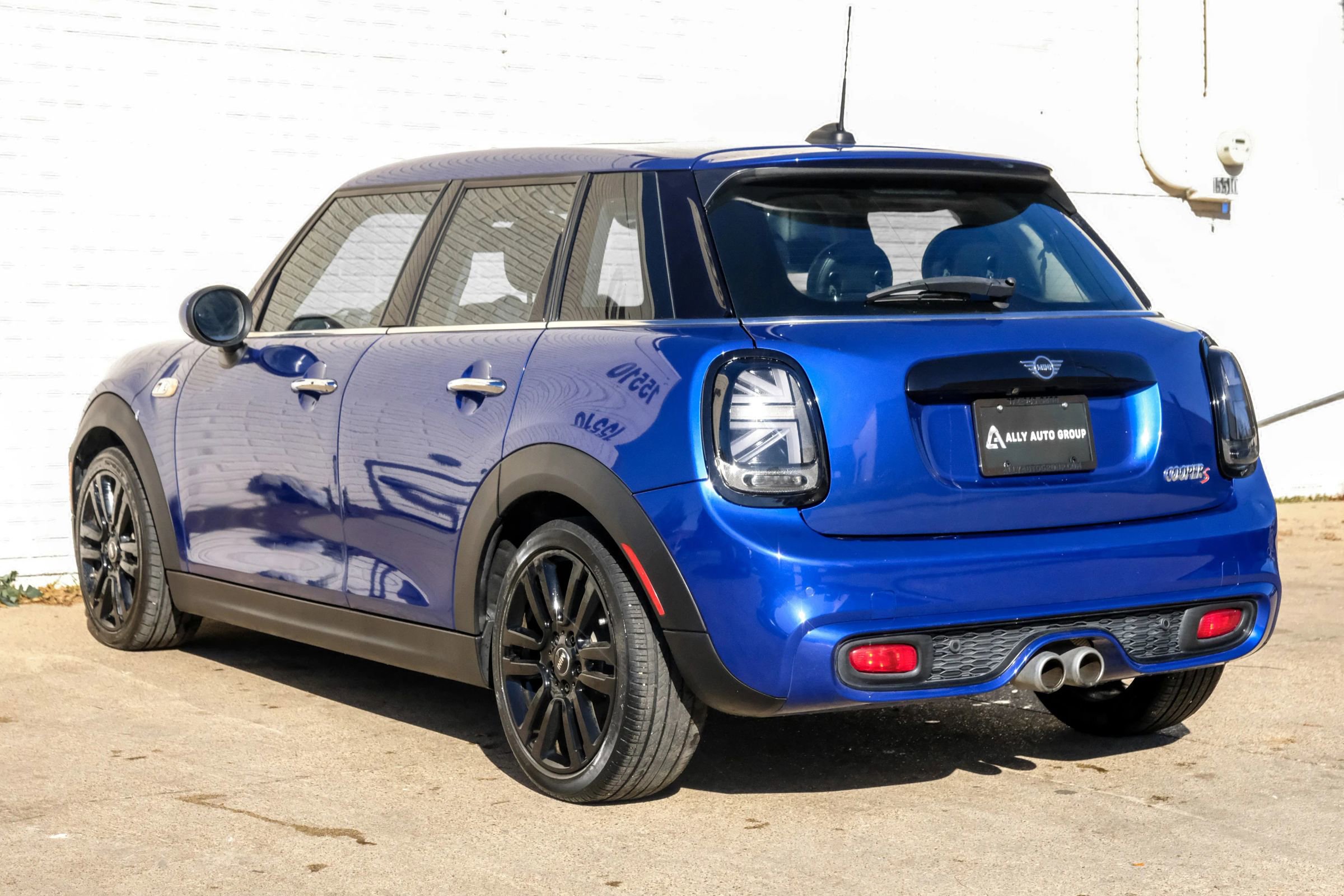 Used 2019 MINI Cooper S w/ Premium Package FWD image 10