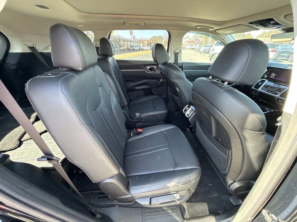 Used 2023 Kia Sorento SX image 19
