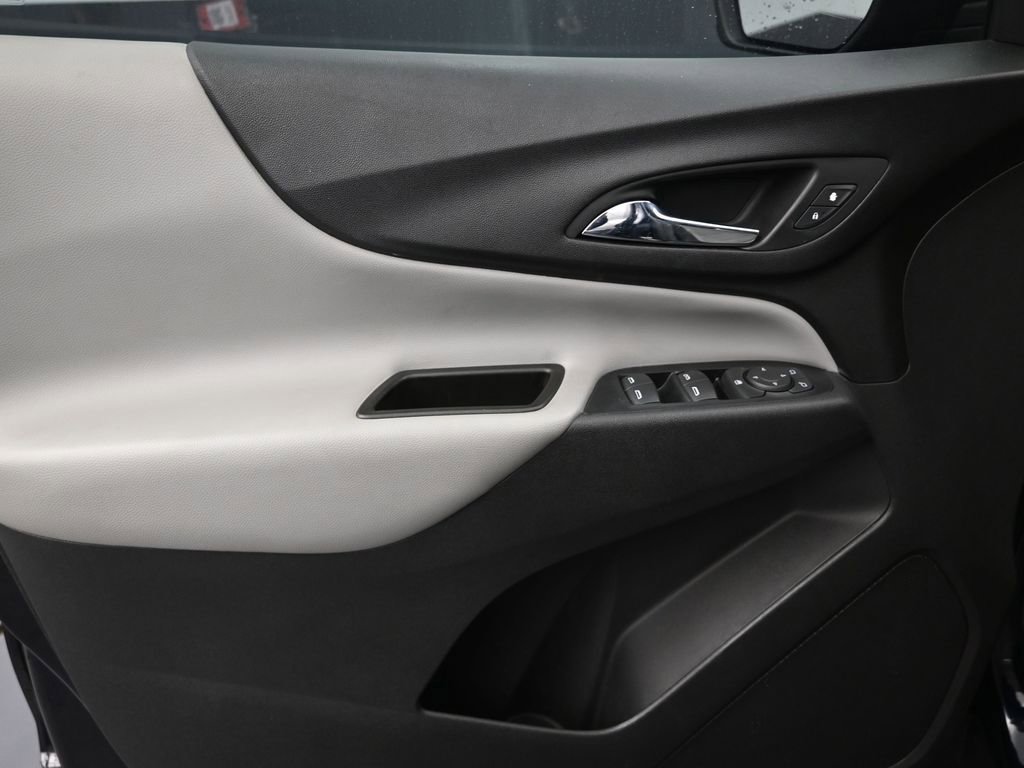 Used 2020 Chevrolet Equinox LS image 12