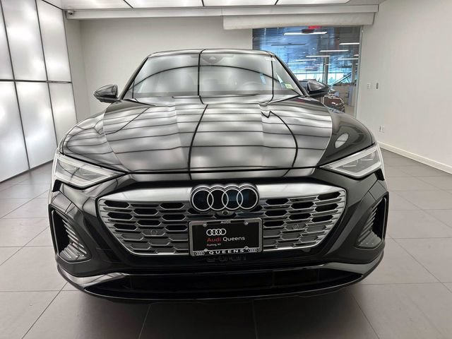 Certified 2024 Audi Q8 e-tron Premium Plus w/ Premium Plus Package AWD/4WD image 6