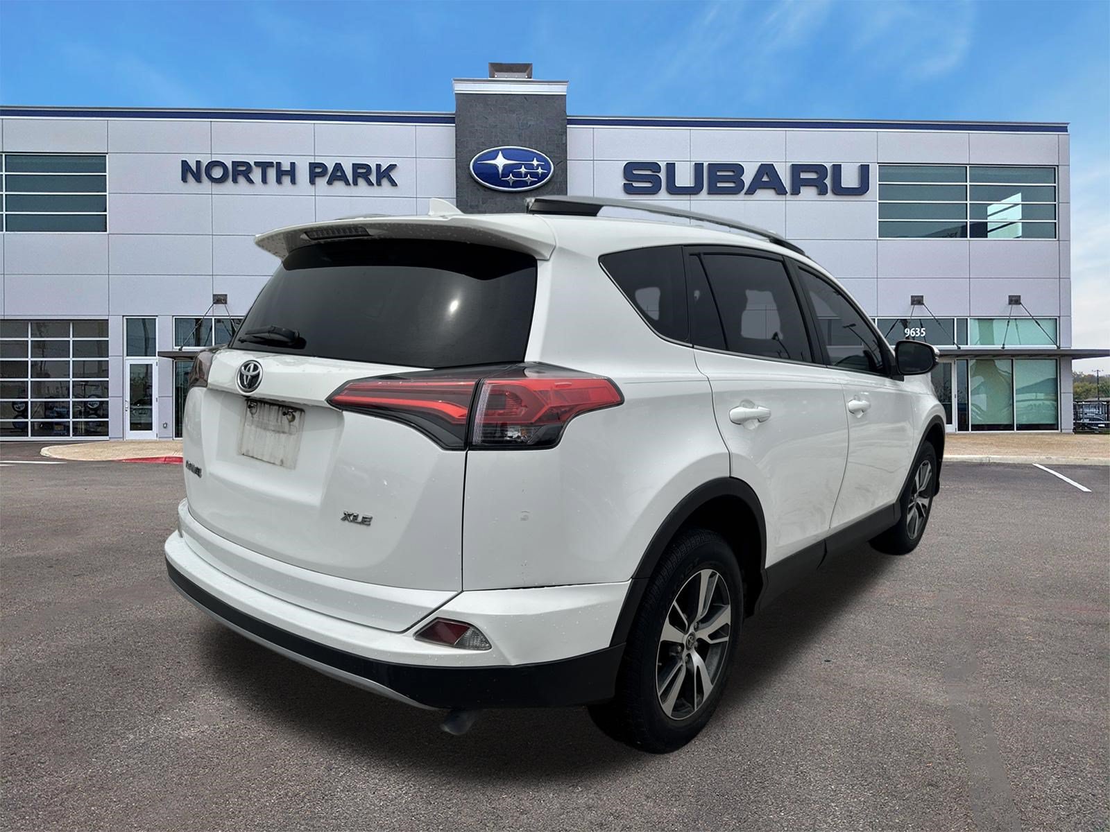 Used 2017 Toyota RAV4 XLE w/ Plus Extra Value Package FWD image 3