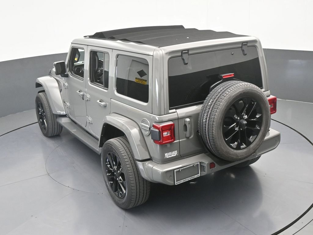 Used 2022 Jeep Wrangler Unlimited Sahara AWD/4WD image 55
