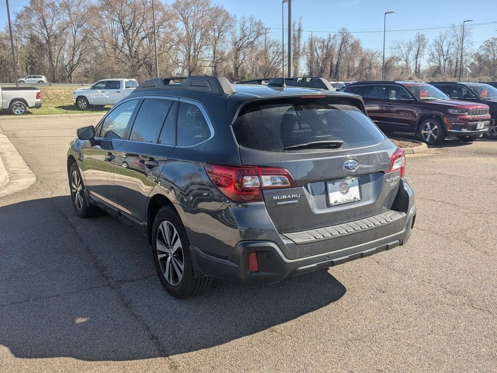 Used 2018 Subaru Outback 3.6R Limited AWD/4WD image 3