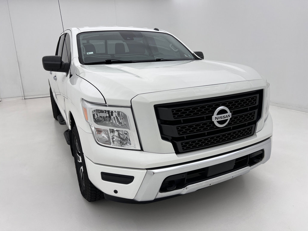Used 2021 Nissan Titan SV w/ SV Convenience Package AWD/4WD image 3