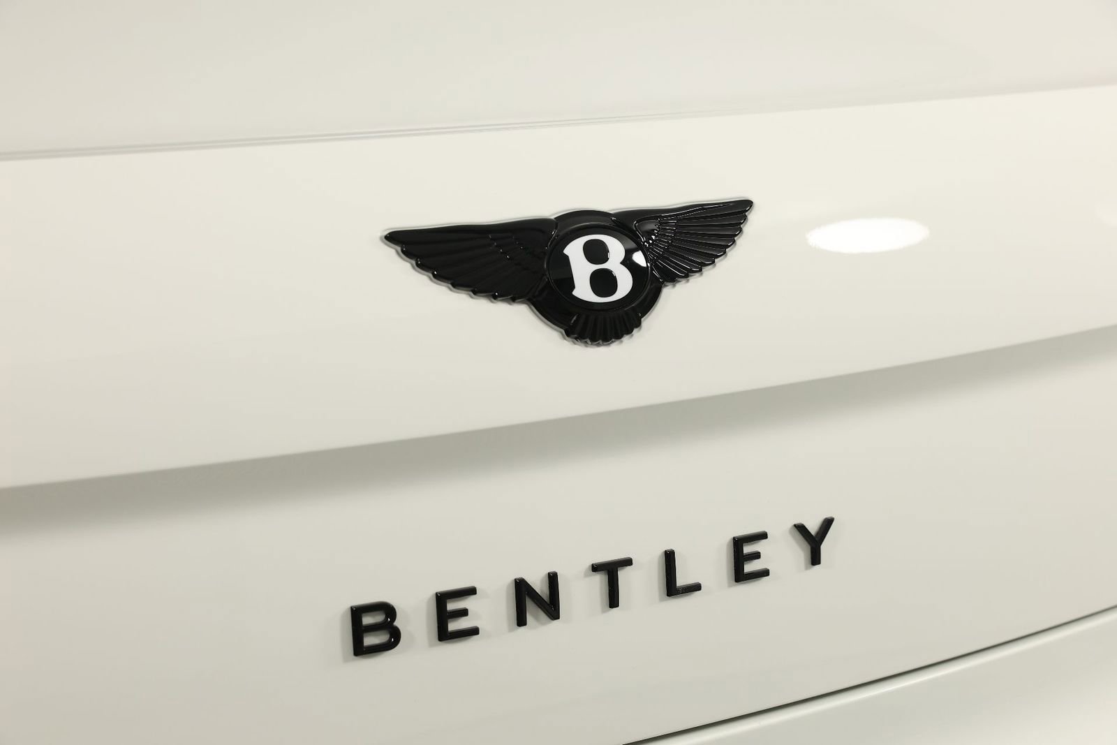 New 2025 Bentley Flying Spur Plug-In Hybrid image 15