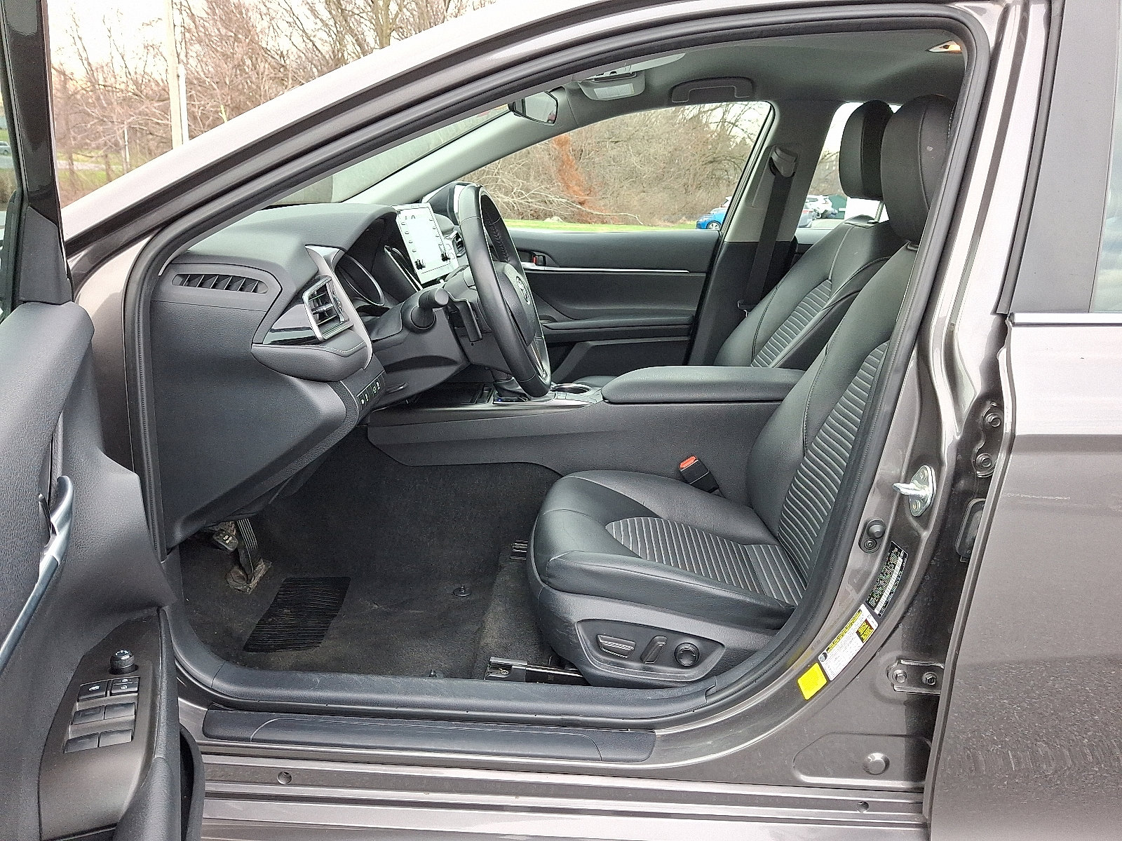 Used 2024 Toyota Camry SE FWD image 14