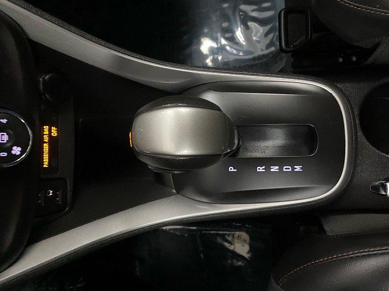 Used 2020 Chevrolet Trax LT w/ LT Convenience Package image 21