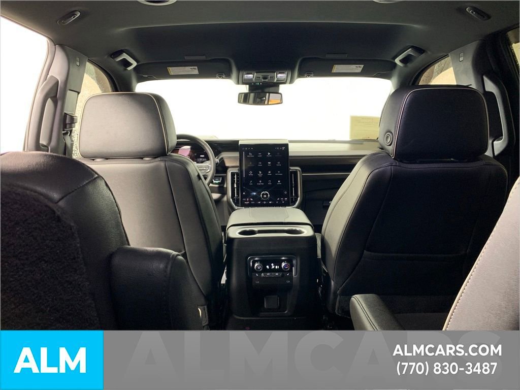 Used 2025 GMC Yukon Elevation image 29