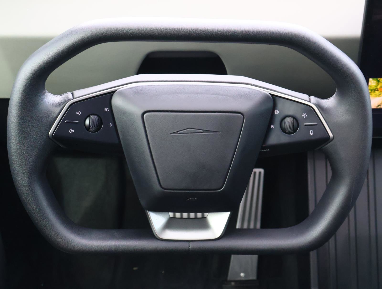 Used 2024 Tesla Cybertruck AWD Crew Cab image 20