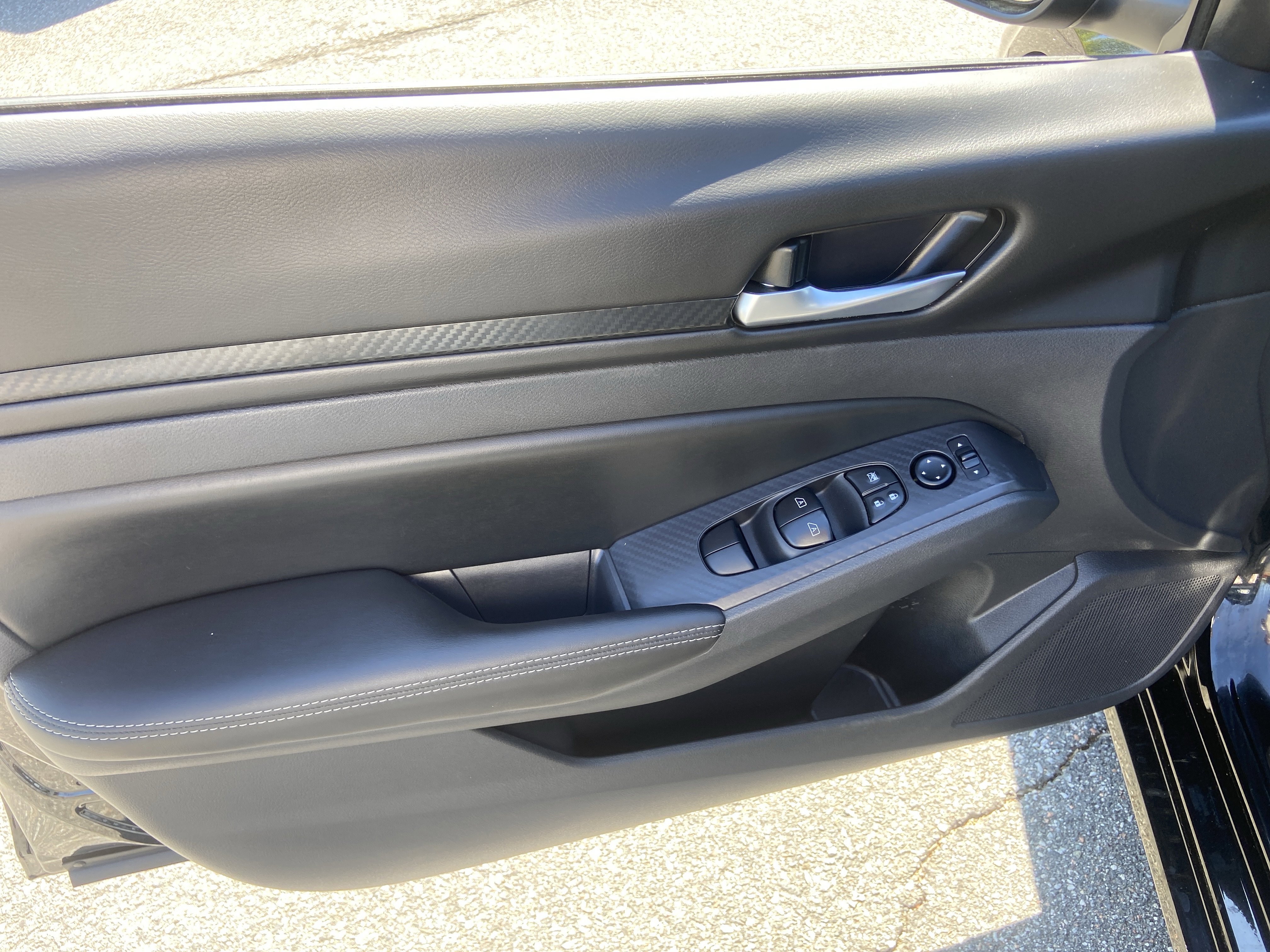 Certified 2025 Nissan Altima 2.5 SV image 9