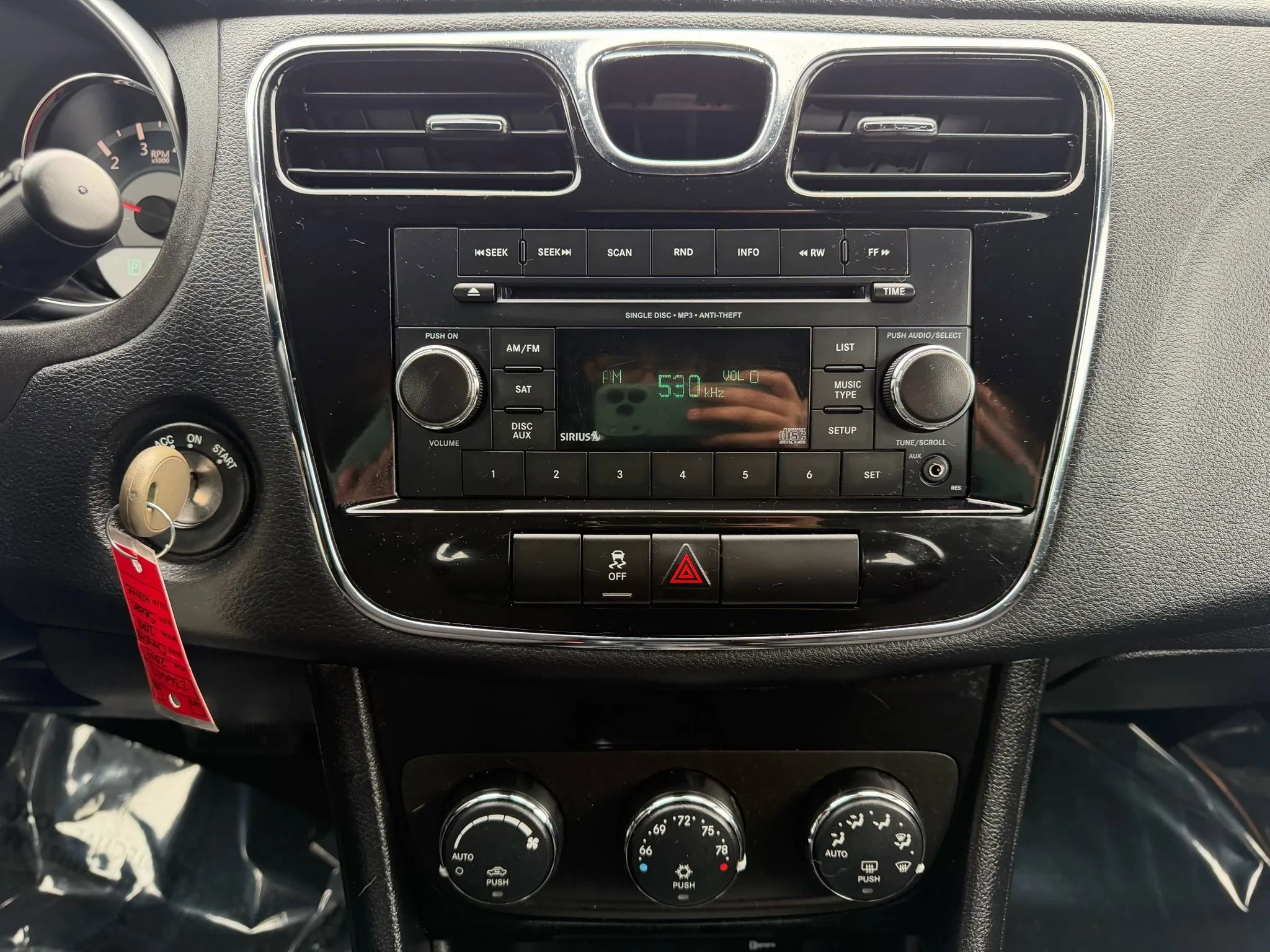 Used 2014 Chrysler 200 Touring FWD image 14